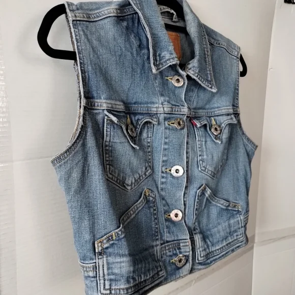 Levi's Blue Denim Vest Women's SZ Medium Cropped Y2K Classic Streetwear Casual - Picture 6 of 12